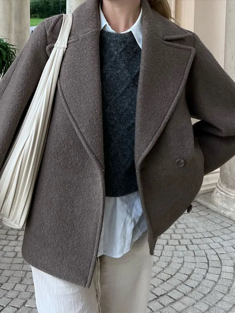 Manteau Minimaliste "Élégance Boréale"